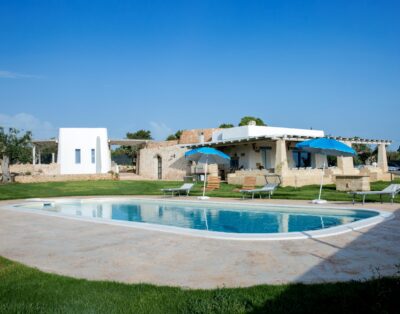 Prestige pool trullo